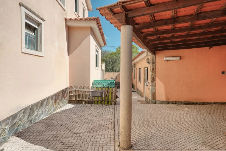 Moradia T4 para Venda em Alcabideche Foto 23