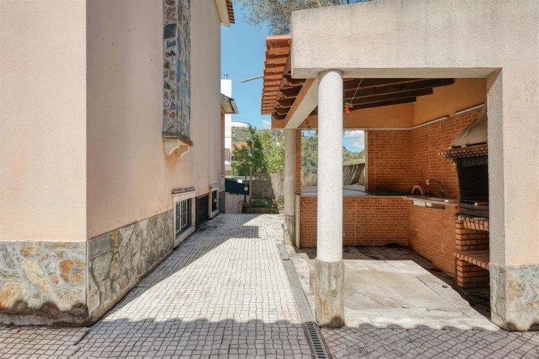 Moradia T4 para Venda em Alcabideche Foto 36