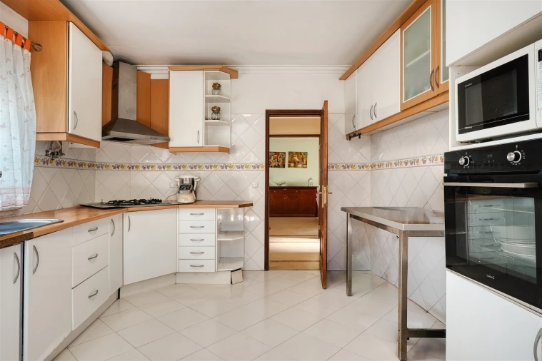 Moradia T4 para Venda em Alcabideche Foto 8