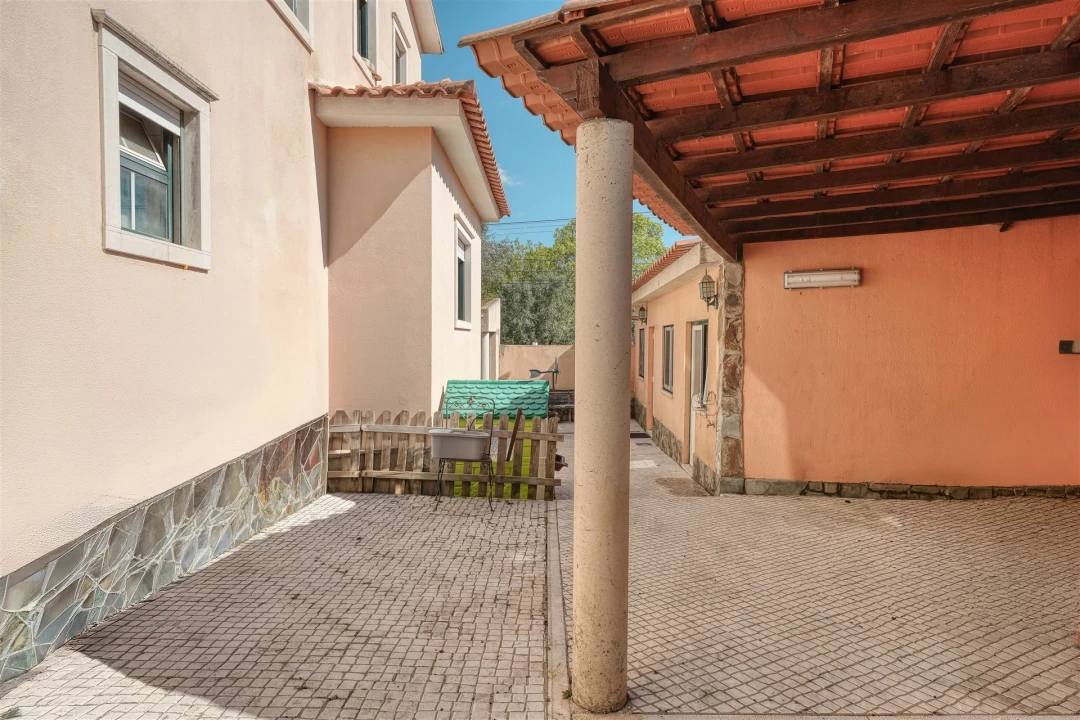 Moradia T4 para Venda em Alcabideche Foto 23