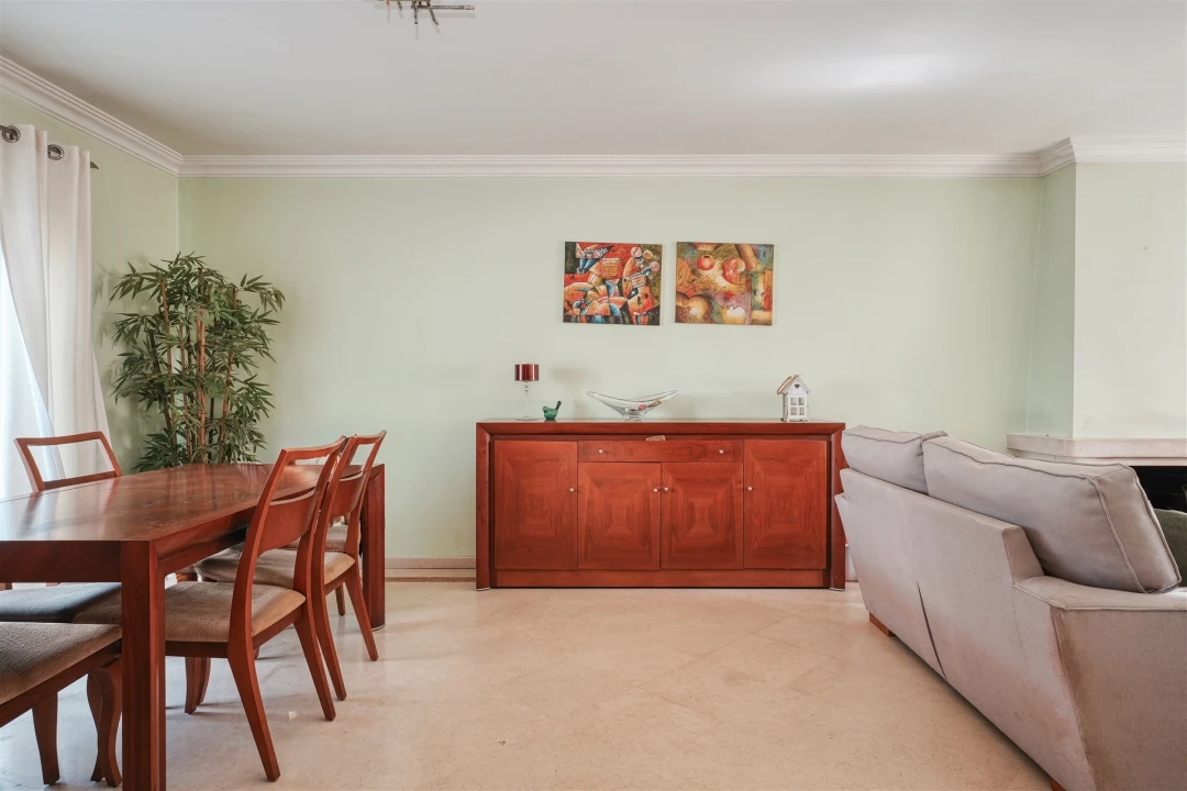 Moradia T4 para Venda em Alcabideche Foto 4