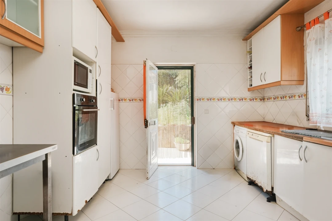 Moradia T4 para Venda em Alcabideche Foto 9