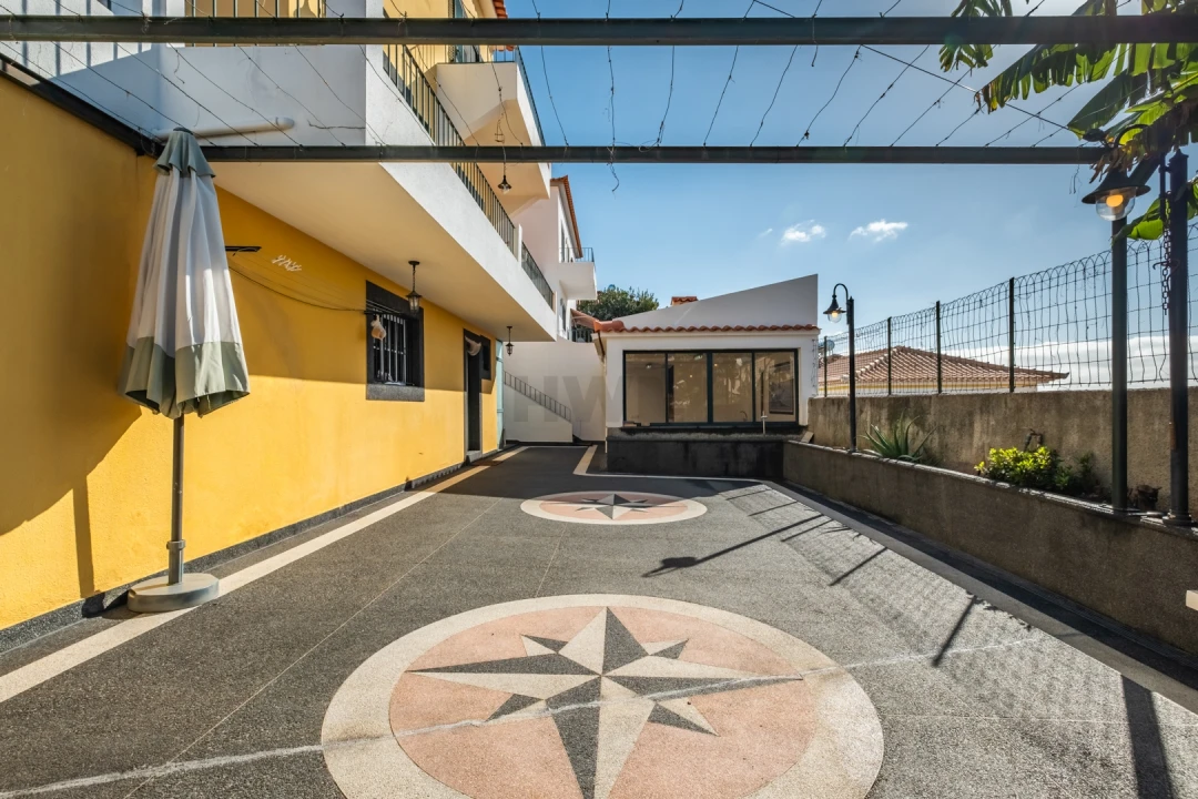 Moradia T6 para Venda em Santo Antonio Foto 58