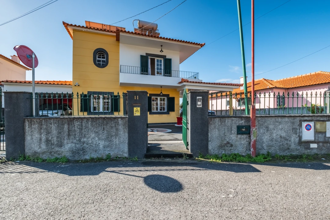 Moradia T6 para Venda em Santo Antonio Foto 4