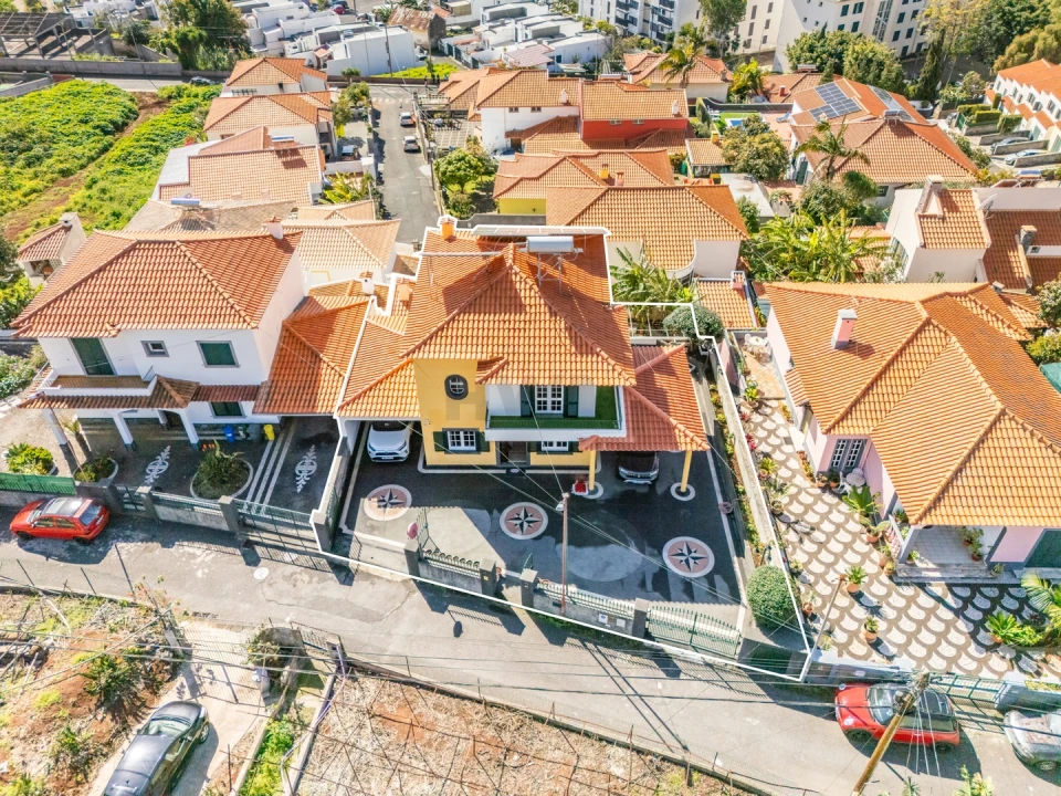 Moradia T6 para Venda em Santo Antonio Foto 23