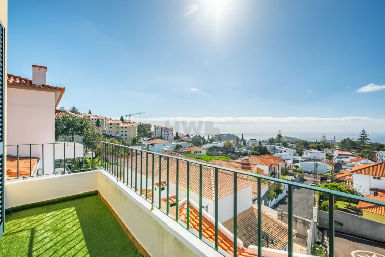 Moradia T6 para Venda em Santo Antonio Foto 44