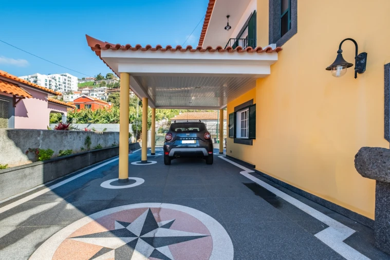 Moradia T6 para Venda em Santo Antonio Foto 8