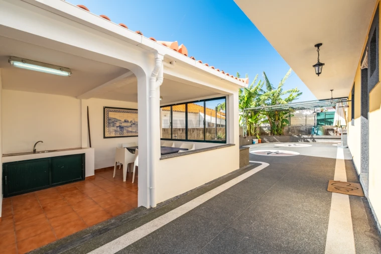 Moradia T6 para Venda em Santo Antonio Foto 53