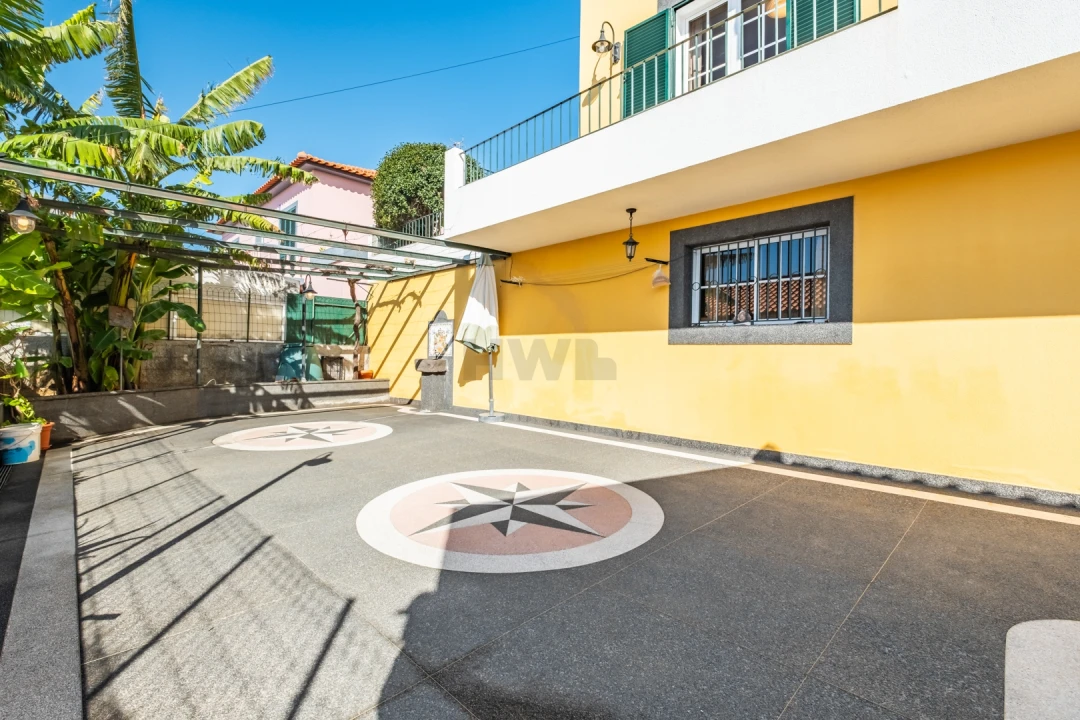 Moradia T6 para Venda em Santo Antonio Foto 57