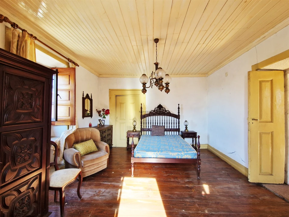 Moradia T5 para Venda em Barcos e Santa Leocádia Foto 2