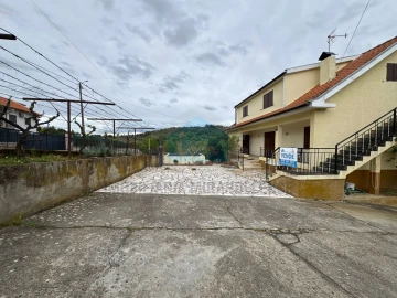 Moradia T4 para Venda em Abambres