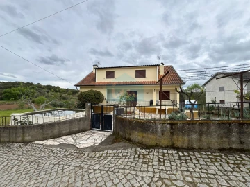 Moradia T4 para Venda em Abambres