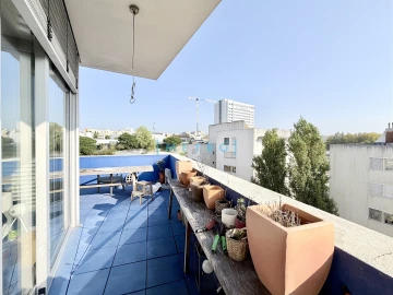 Apartamento T5 para Venda em Lordelo do Ouro e Massarelos