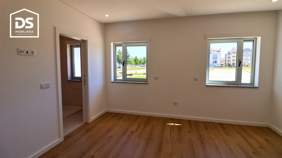 Apartamento T2 para Venda em Currelos, Papízios e Sobral Foto 1