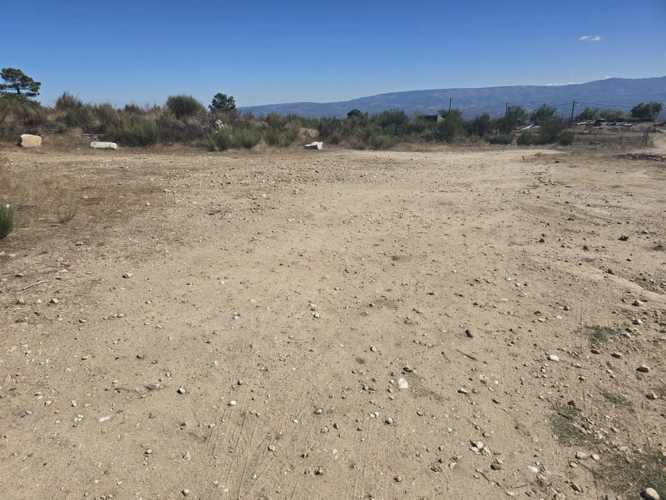 Terreno para Venda em Tavares (Chãs, Várzea e Travanca) Foto 4
