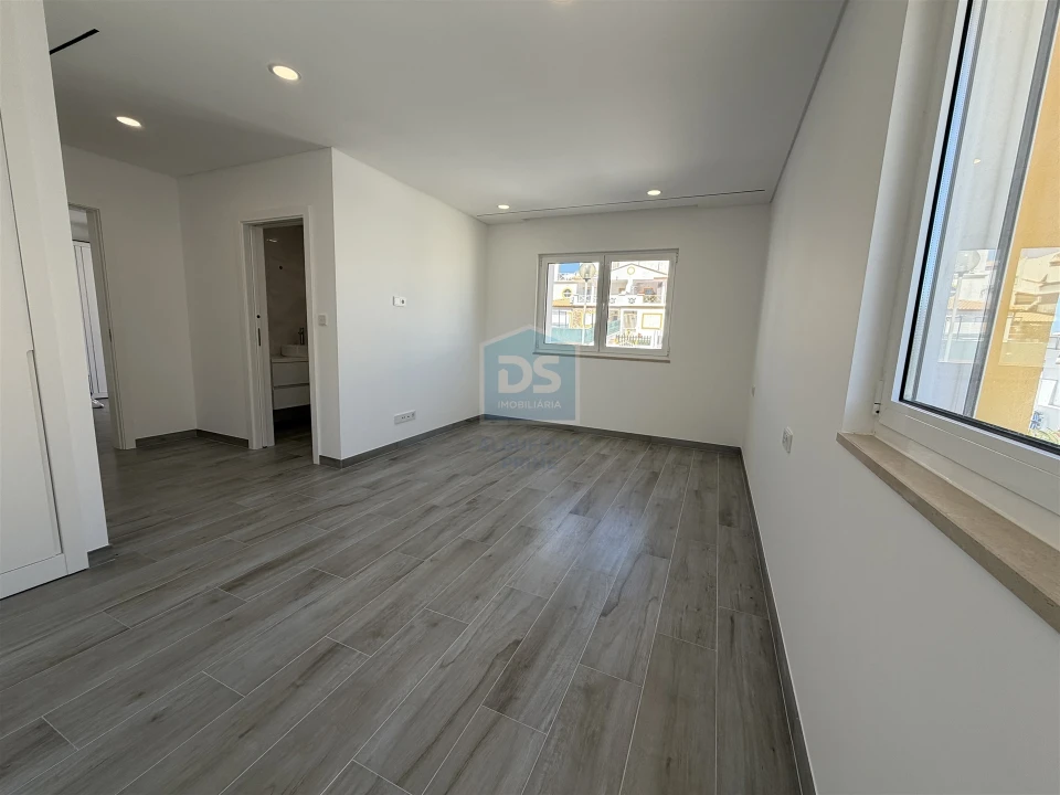 Moradia T3 para Venda em Albufeira e Olhos de Água Foto 13