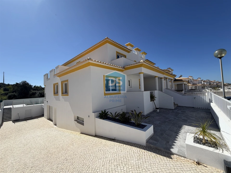 Moradia T3 para Venda em Albufeira e Olhos de Água Foto 47