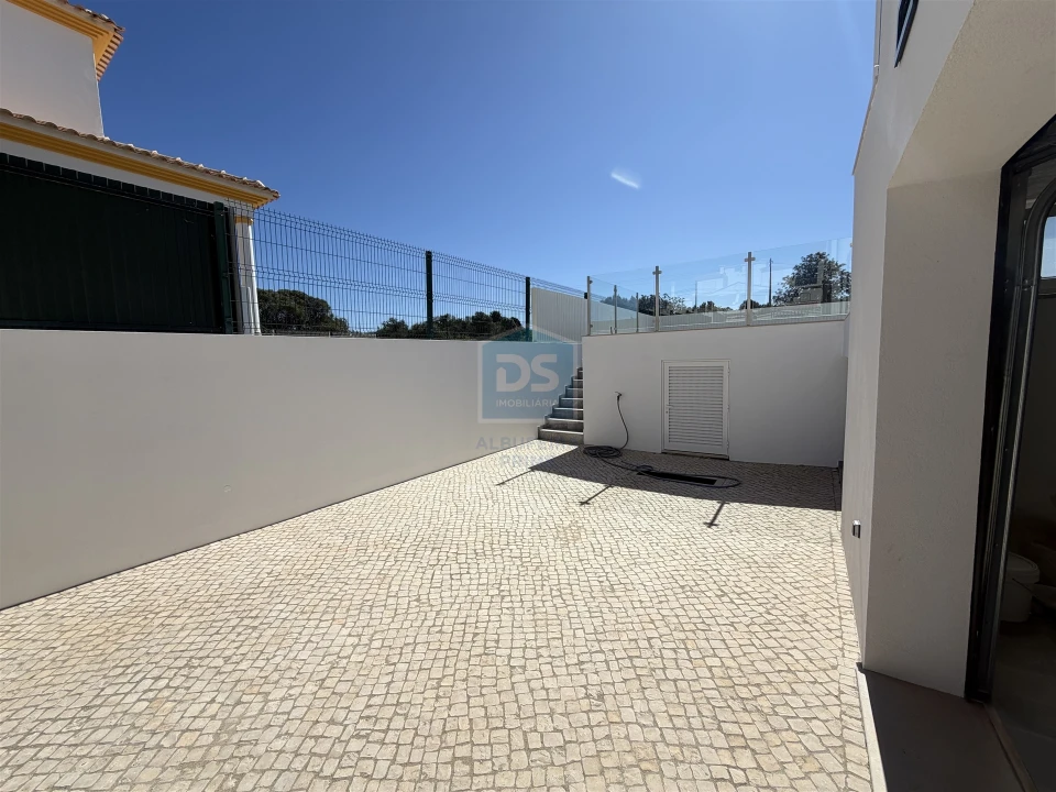 Moradia T3 para Venda em Albufeira e Olhos de Água Foto 37