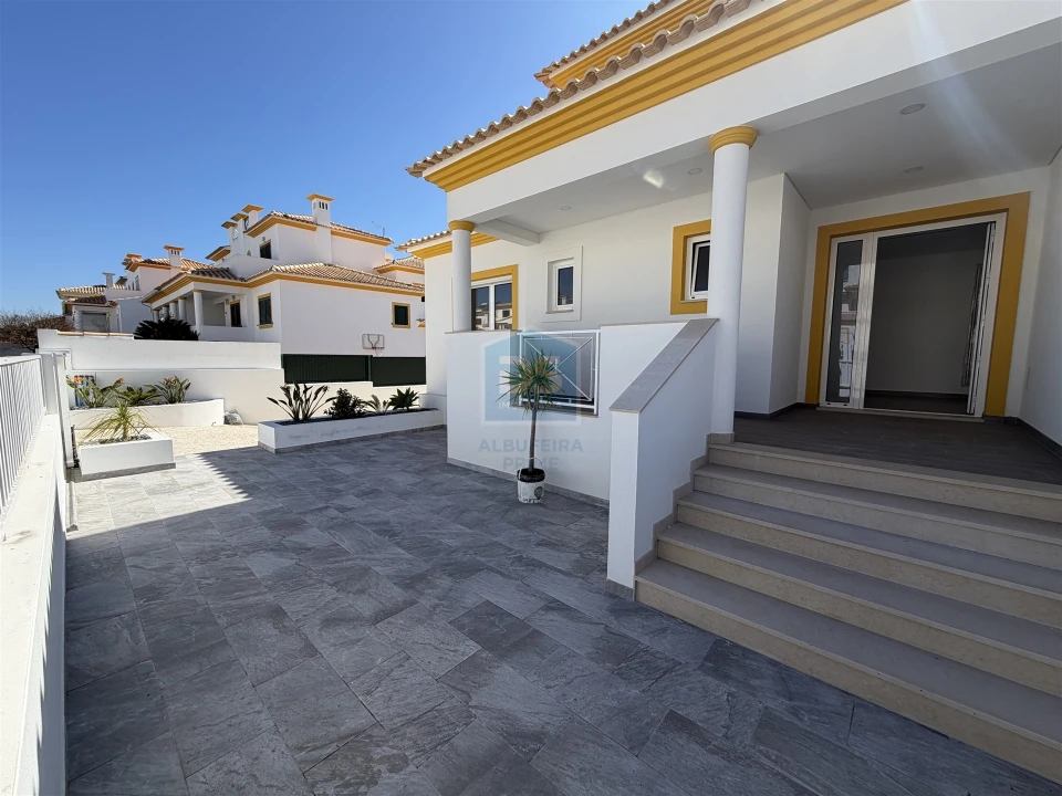 Moradia T3 para Venda em Albufeira e Olhos de Água Foto 3