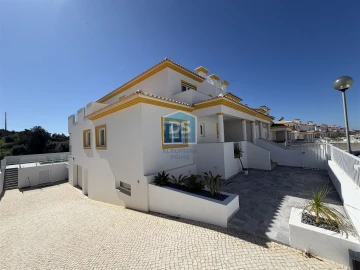 Moradia T3 para Venda em Albufeira e Olhos de Água