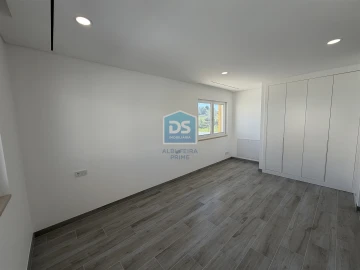 Moradia T3 para Venda em Albufeira e Olhos de Água