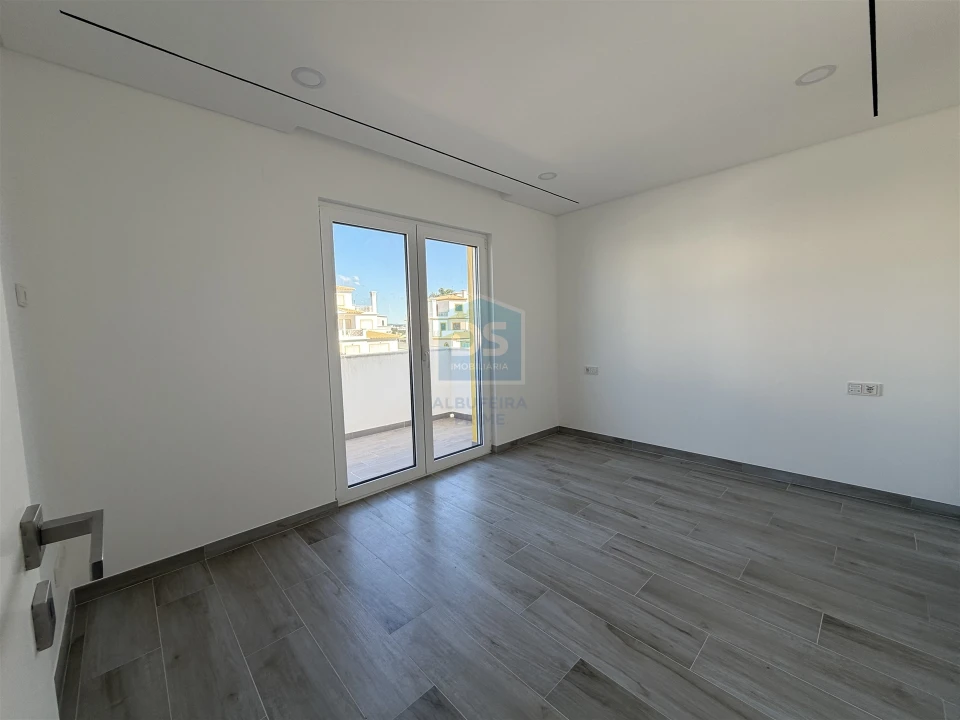 Moradia T3 para Venda em Albufeira e Olhos de Água Foto 32