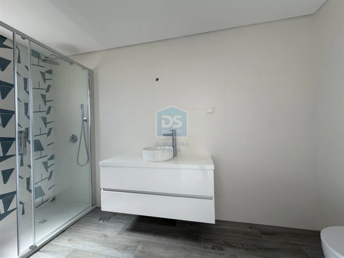 Moradia T3 para Venda em Albufeira e Olhos de Água Foto 27