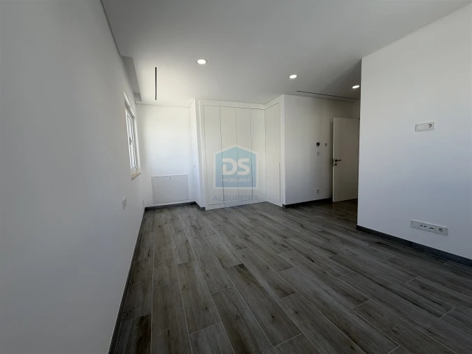 Moradia T3 para Venda em Albufeira e Olhos de Água Foto 11