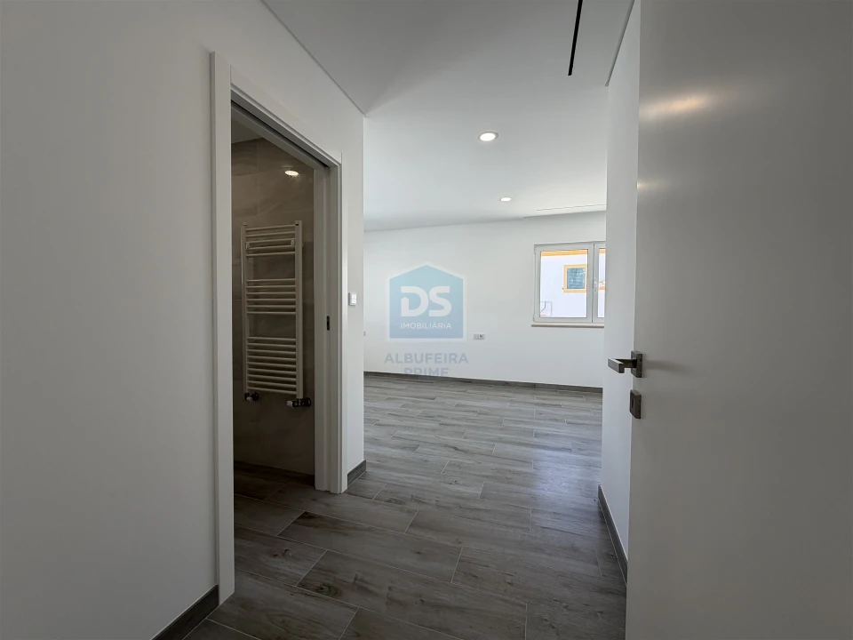 Moradia T3 para Venda em Albufeira e Olhos de Água Foto 9