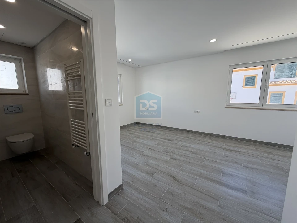 Moradia T3 para Venda em Albufeira e Olhos de Água Foto 10