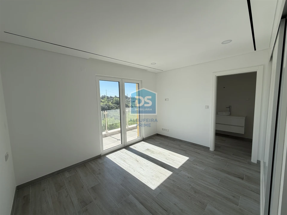 Moradia T3 para Venda em Albufeira e Olhos de Água Foto 65