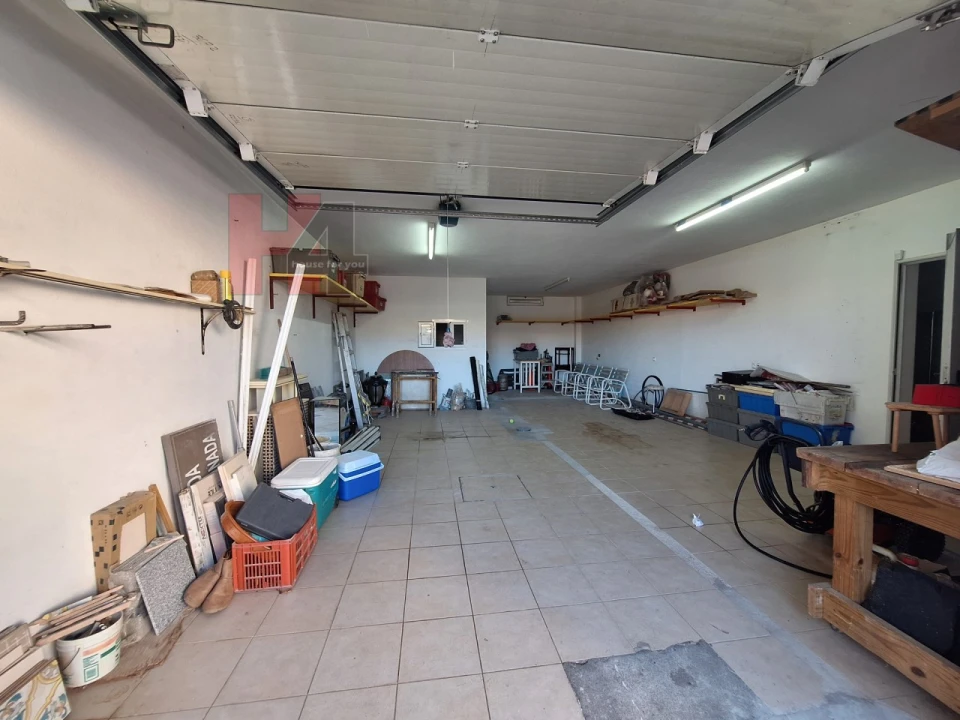 Moradia T4 para Venda em Assunção, Ajuda, Salvador e Santo Ildefonso Foto 40