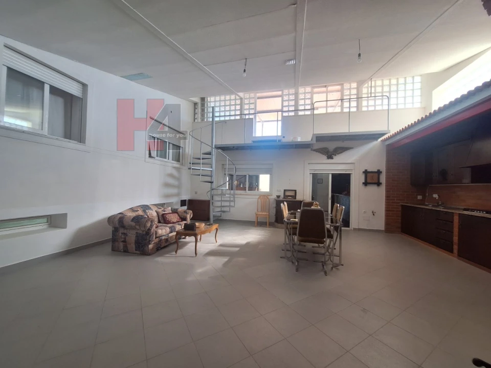 Moradia T4 para Venda em Assunção, Ajuda, Salvador e Santo Ildefonso Foto 31