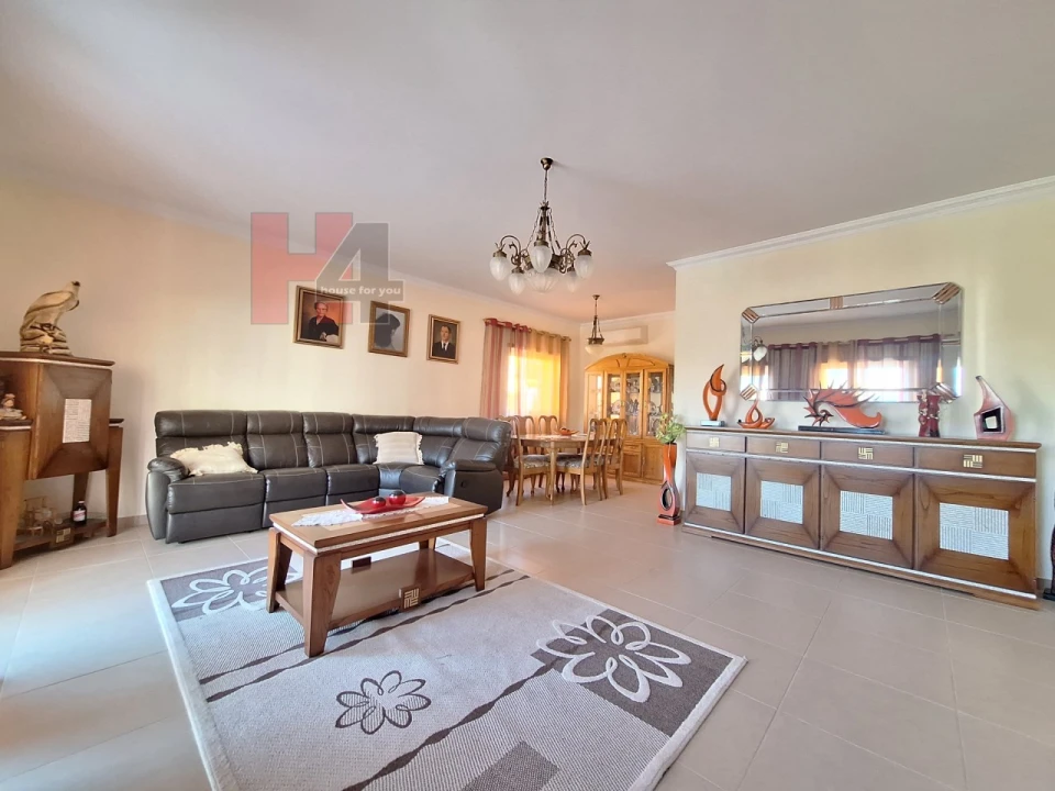 Moradia T4 para Venda em Assunção, Ajuda, Salvador e Santo Ildefonso Foto 6