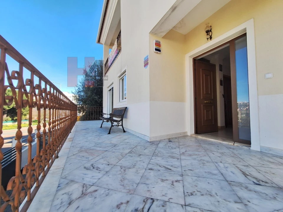 Moradia T4 para Venda em Assunção, Ajuda, Salvador e Santo Ildefonso Foto 3