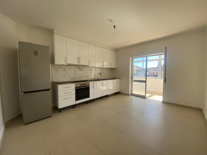 Apartamento T3 para Arrendamento em Viseu Foto 3