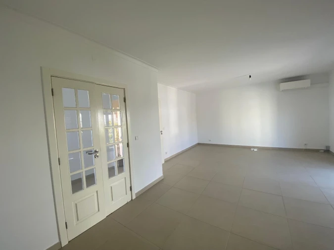 Apartamento T3 para Arrendamento em Viseu Foto 2