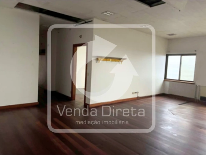 Armazém para Venda em Alfragide Foto 11