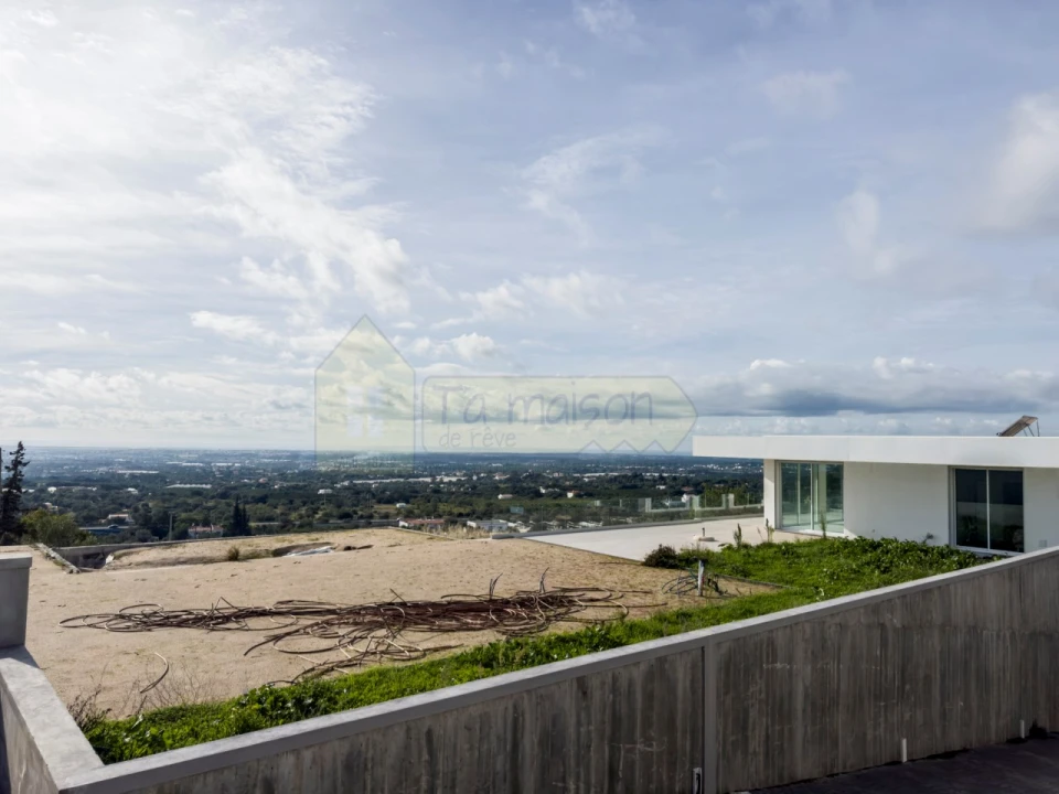 Moradia T3 para Venda em Santa Barbara de Nexe Foto 4