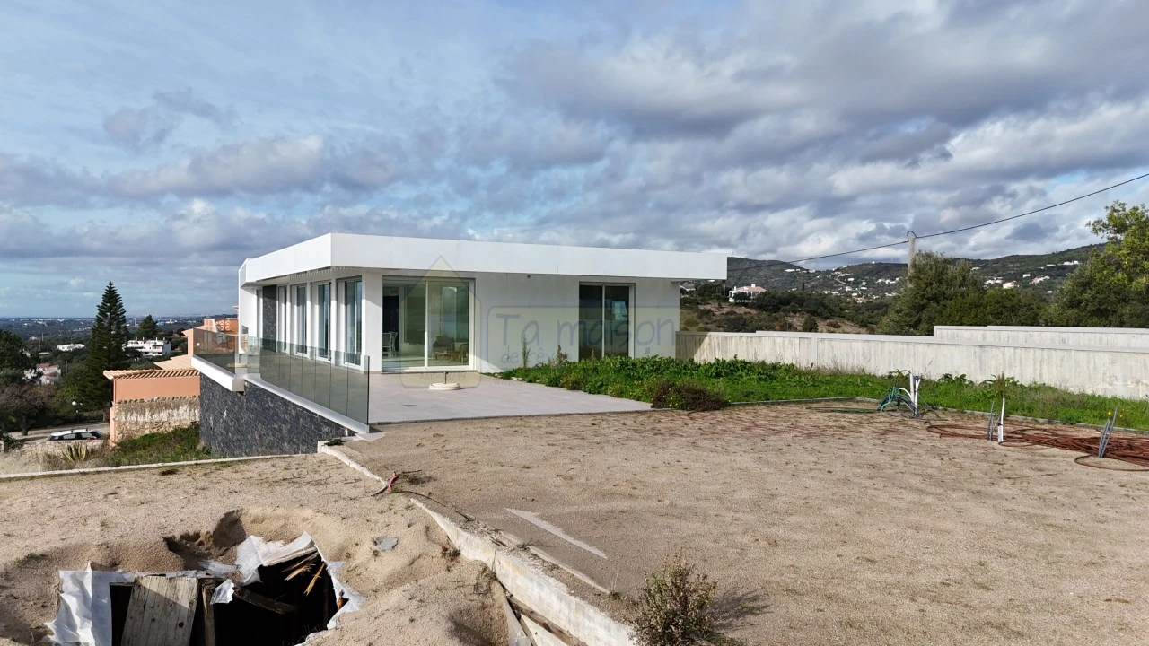 Moradia T3 para Venda em Santa Barbara de Nexe Foto 2