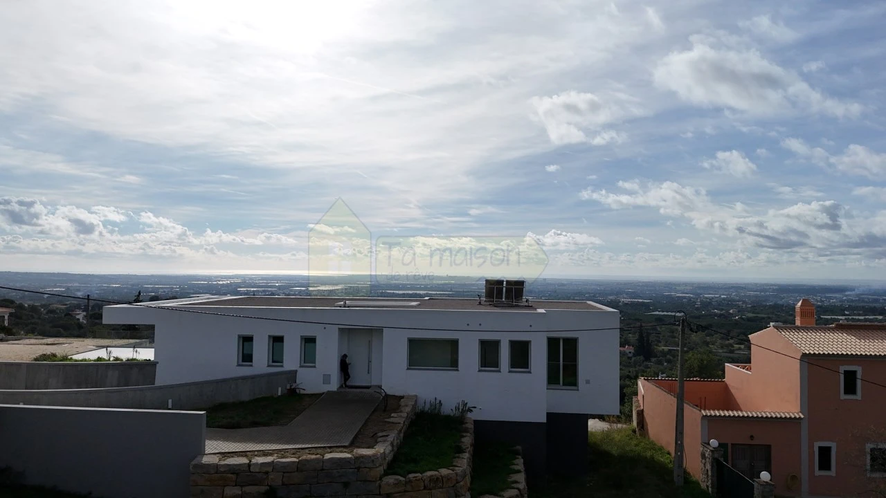 Moradia T3 para Venda em Santa Barbara de Nexe Foto 8