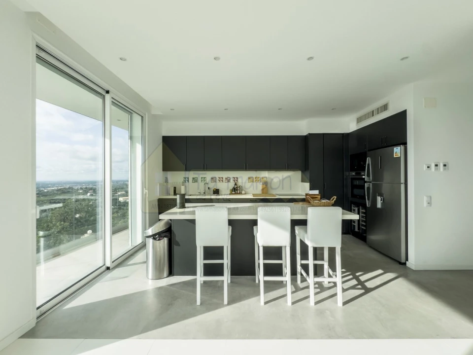 Moradia T3 para Venda em Santa Barbara de Nexe Foto 13