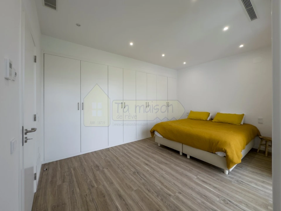 Moradia T3 para Venda em Santa Barbara de Nexe Foto 32