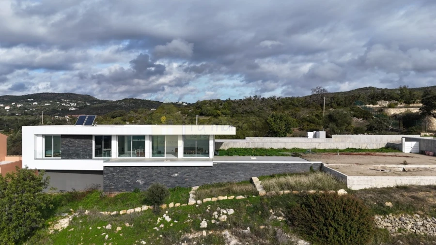 Moradia T3 para Venda em Santa Barbara de Nexe Foto 1