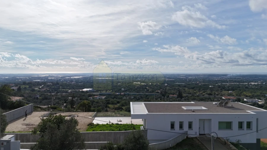 Moradia T3 para Venda em Santa Barbara de Nexe Foto 9