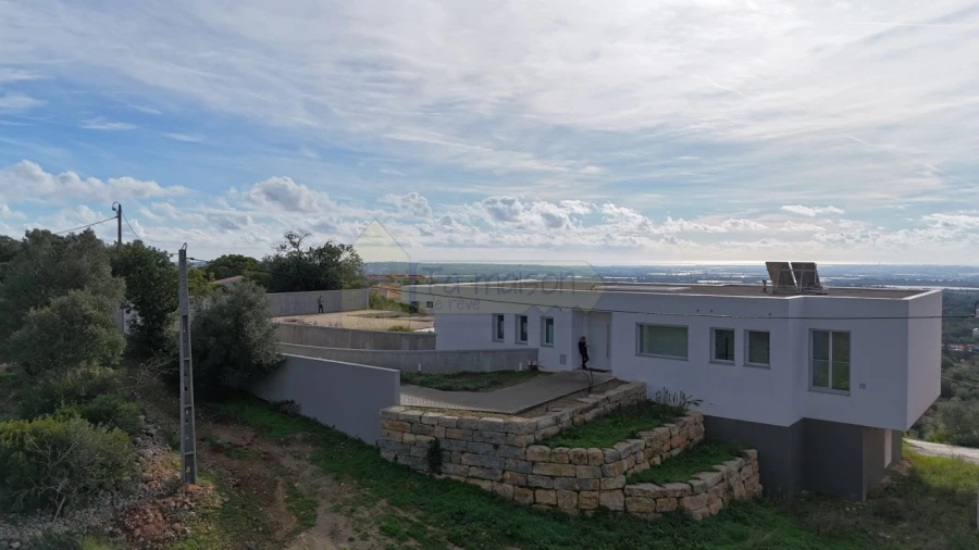 Moradia T3 para Venda em Santa Barbara de Nexe Foto 10