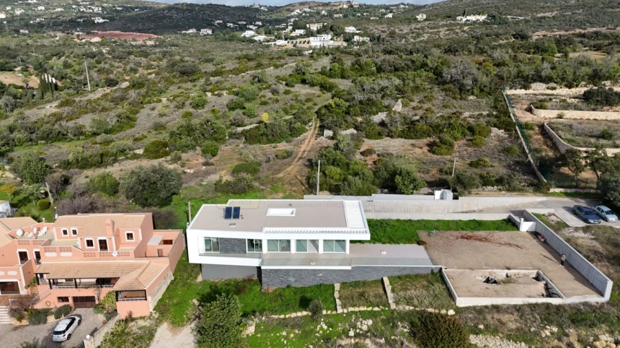 Moradia T3 para Venda em Santa Barbara de Nexe Foto 11