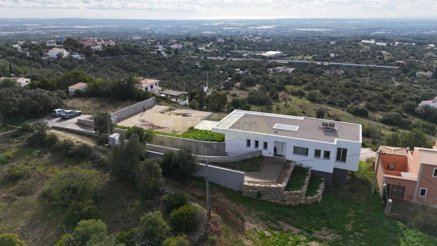 Moradia T3 para Venda em Santa Barbara de Nexe Foto 12