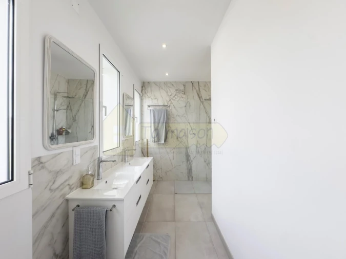 Moradia T3 para Venda em Santa Barbara de Nexe Foto 24