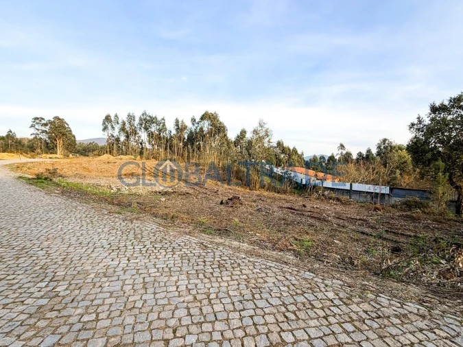 Terreno para Venda em Melres e Medas
